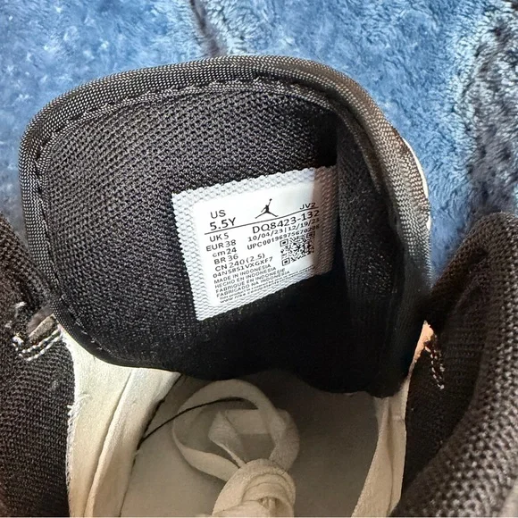 Jordan 1 mid
Gs
Reverse panda
Brand new - Picture 7 of 11